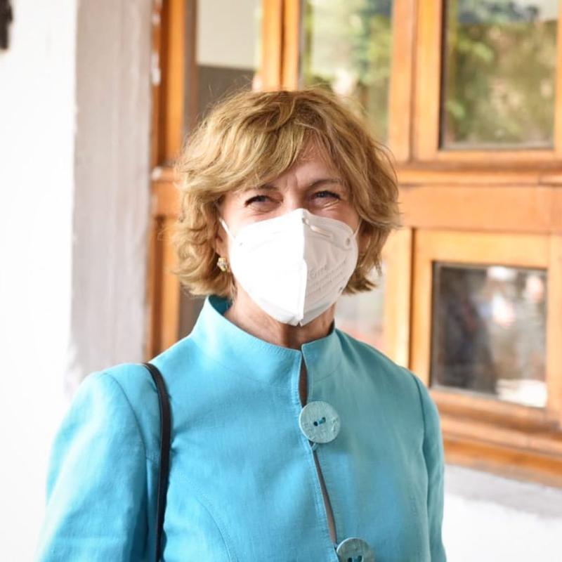 Evelyn Matthei sorprende con radical cambio de look