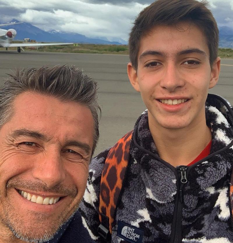 Fernando Solabarrieta celebra logro de su hijo menor