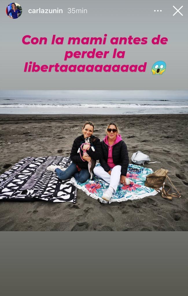 Carla Zunino muestra su pareja en romántica imagen playera