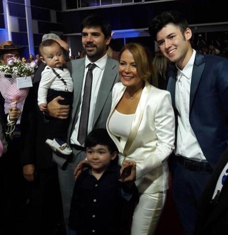 Cathy Barriga responde a crítica por supuesta tendencia política