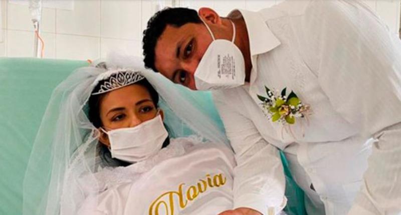 Pareja casada en hospital