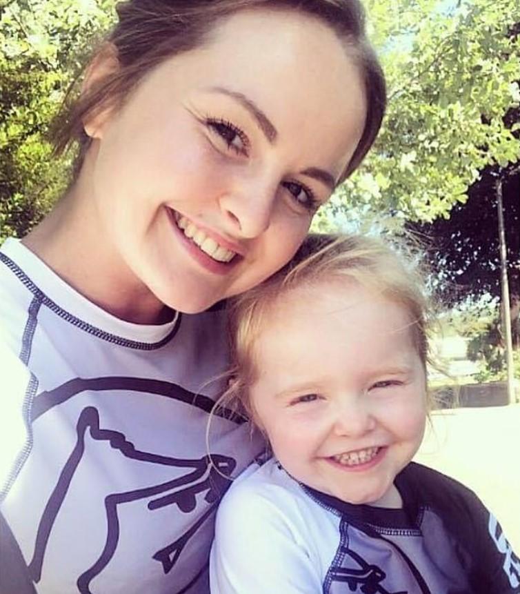 Daisy Parry-Griffiths y Kizzi