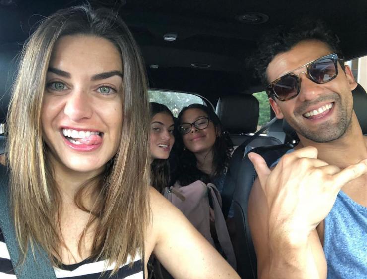 Ingrid Cruz y sus amigos