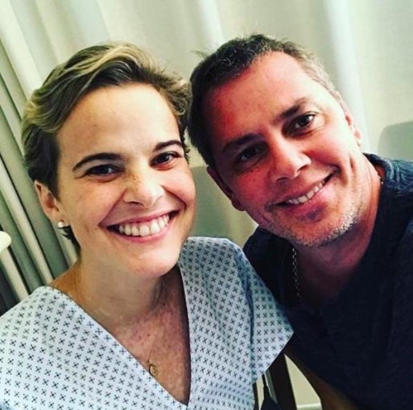 José Miguel Viñuela junto a Javiera Suárez