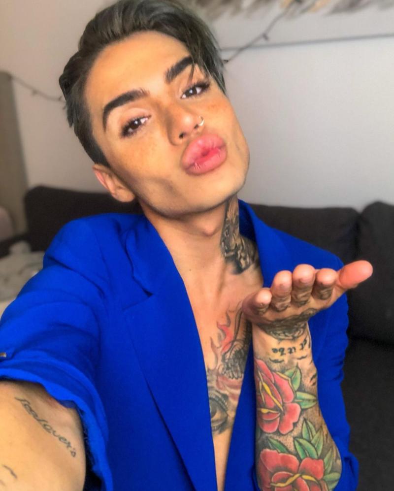 Leo Méndez Jr. responde a desubicados mensajes por fotos desnudo