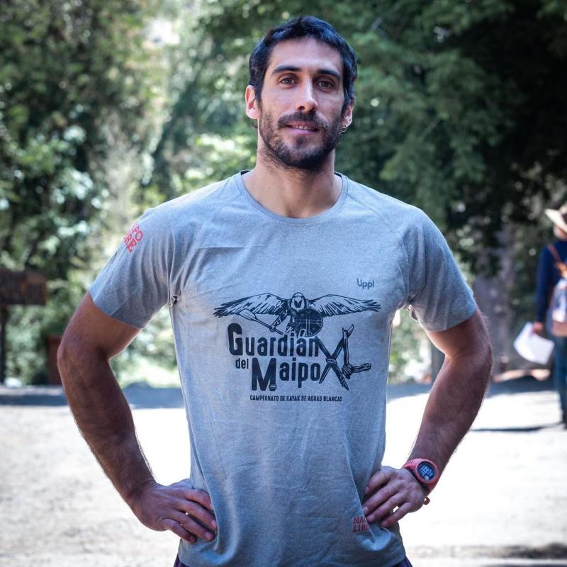 Pedro Astorga sufre accidente al tirarse en kayak