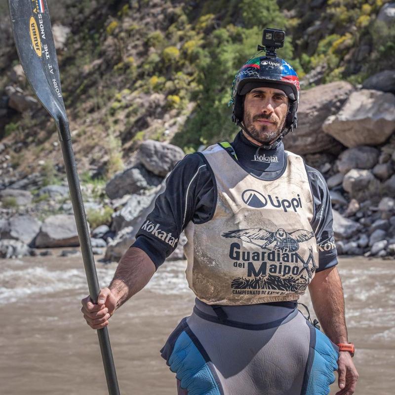 Pedro Astorga sufre accidente al tirarse en kayak