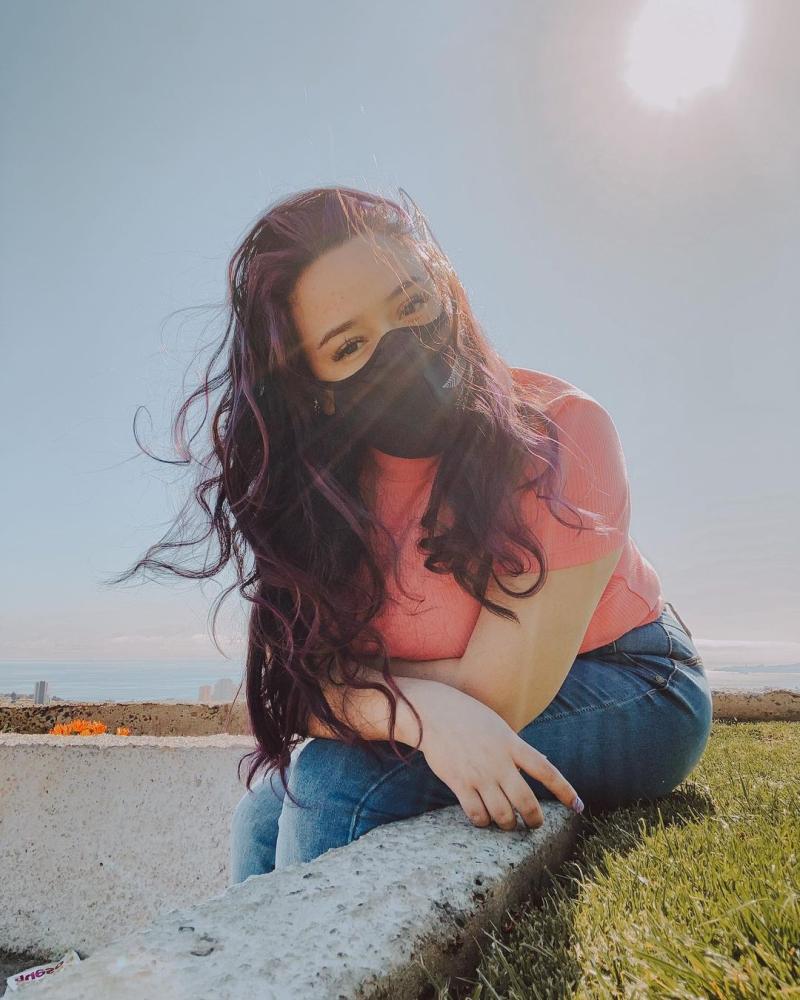 Christell enfrenta a seguidora que cuestionó su look