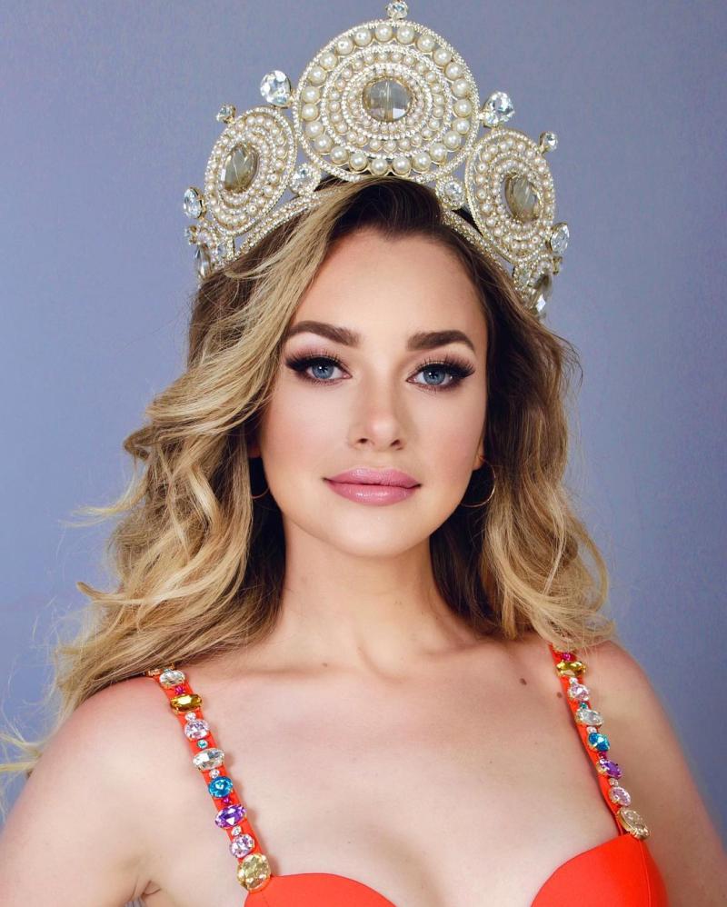 Daniela Nicolás se muestra en ropa interior con potente mensaje