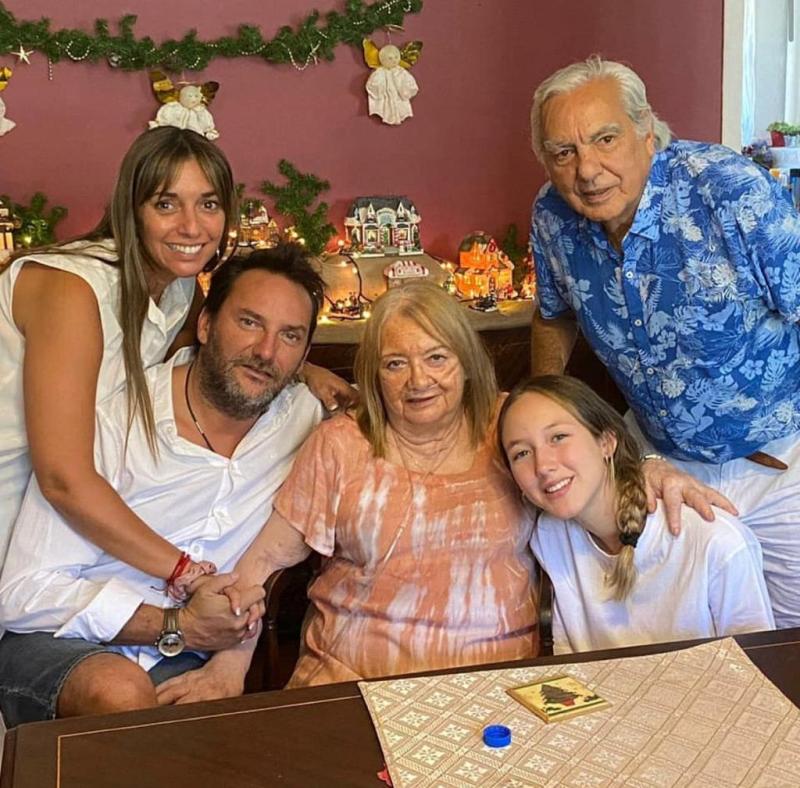 Daniel Fuenzalida muestra a su madre tras superar el coronavirus