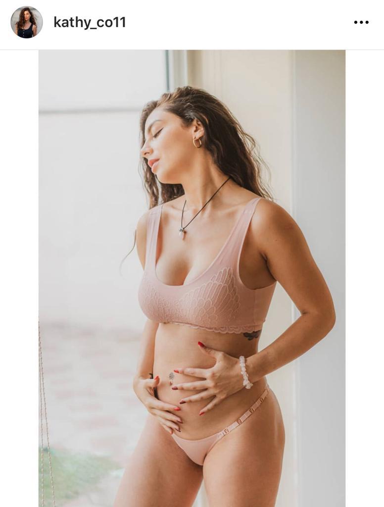 Kathy Contreras enseña su panza con 5 meses de embarazo