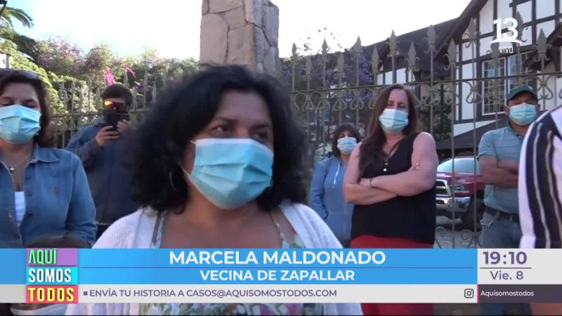 Vecinos de Zapallar se manifestaron afuera de la Municipalidad