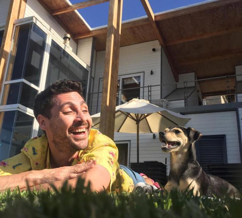 Así lucen ahora los protagonistas del primer beso en un reality chileno