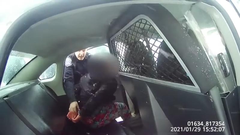 Policías de Rochester esposan a niña de 9 años