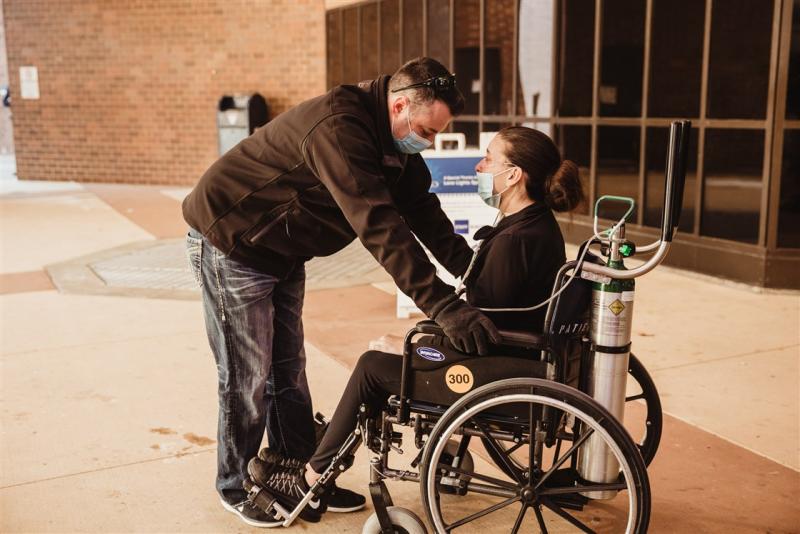 Kelsey Townsend y su esposo