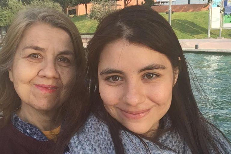 Mariana Sánchez y su madre