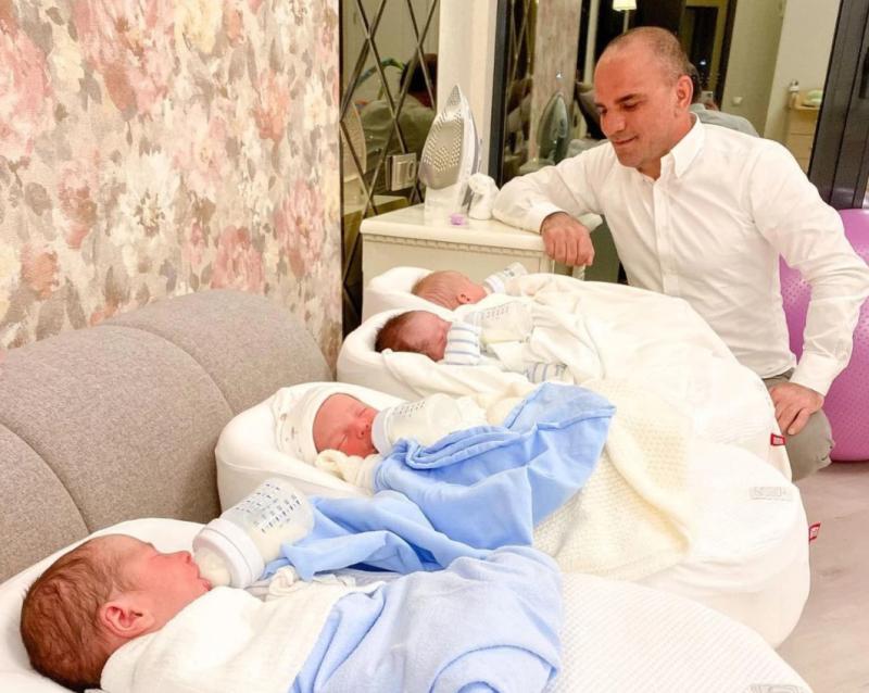 Galip Ozturk e hijos