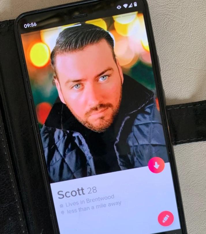 Perfil de Tinder de Scott Lefever
