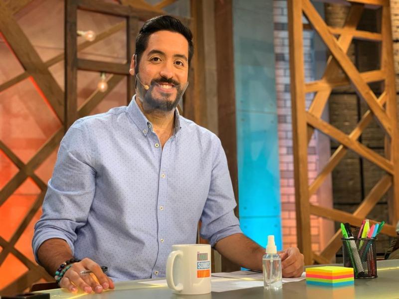 La transformación de Matías Vera, notero de “Aquí somos todos”