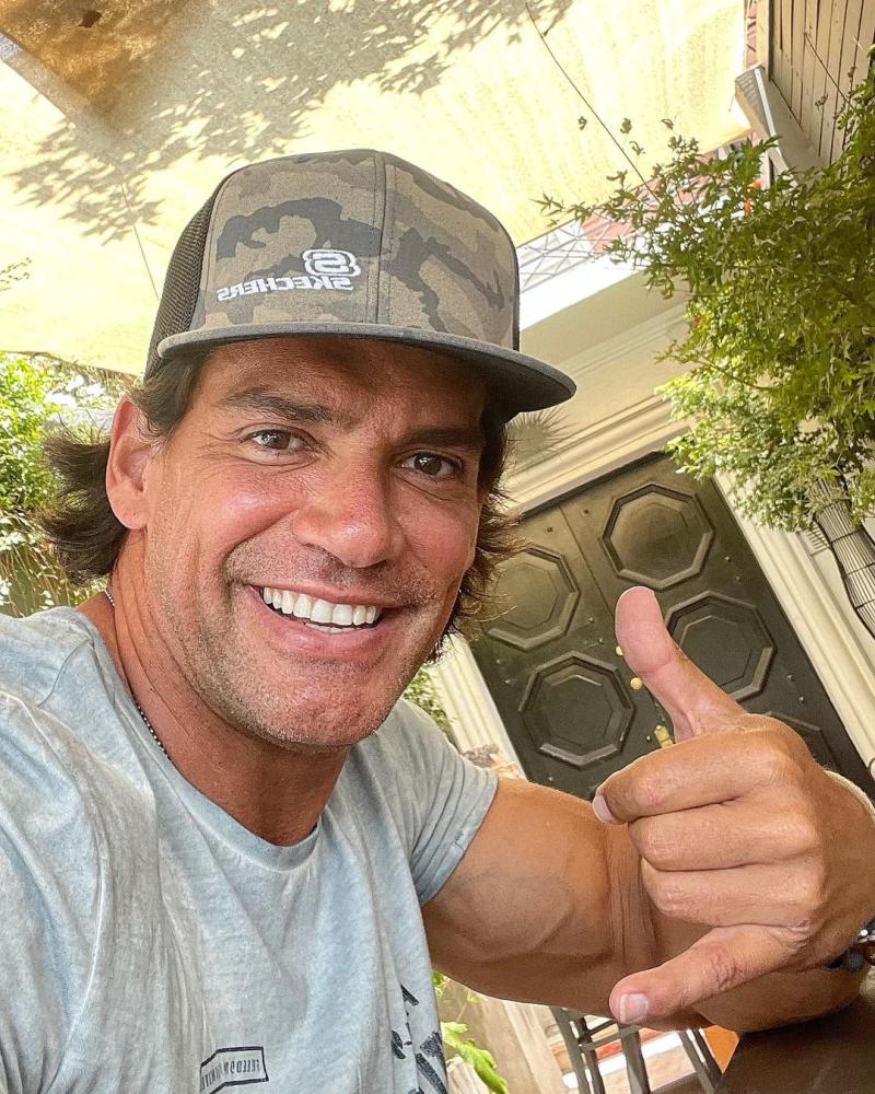 Cristián de la Fuente sorprende con destape en su cumpleaños 47