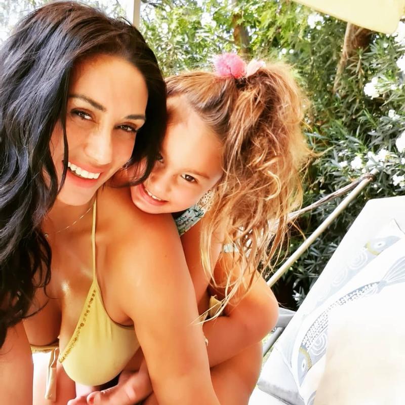 Pamela Díaz comete insólito error con su hija en primer día de clases