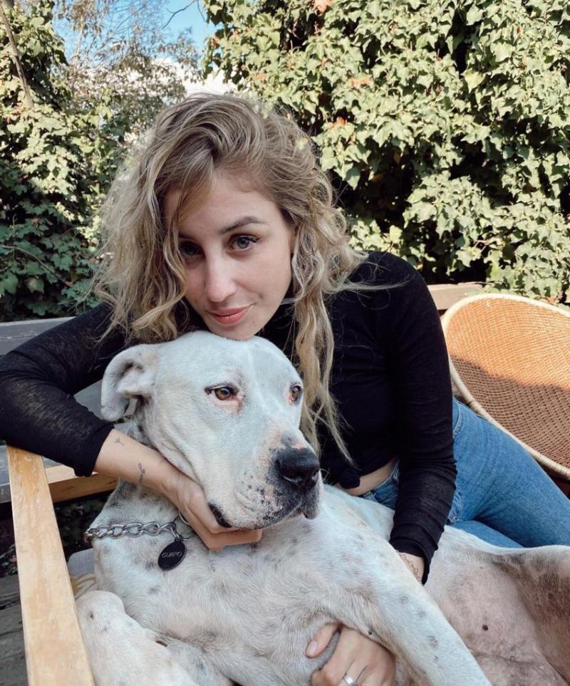 Daniela Castro lamenta la pérdida de integrante de su familia