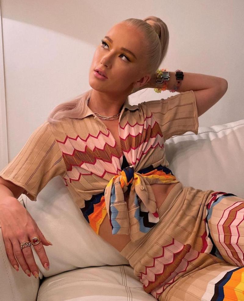 Vesta Lugg reacciona a crítica por utilizar “mucho maquillaje”