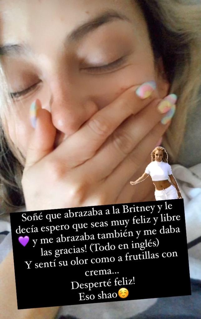 Karla Melo responde a críticas por foto en manifestación del 8M