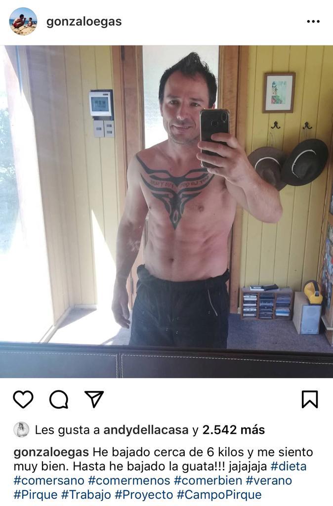 Gonzalo Egas saca aplausos al mostrar baja de peso con foto sin polera