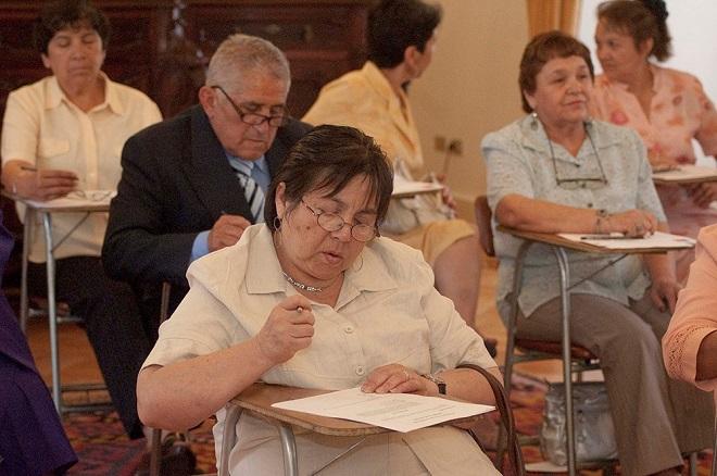 Adultos mayores estudios