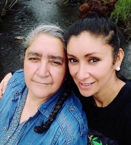 Angélica Sepúlveda homenajea a sus padres feriantes