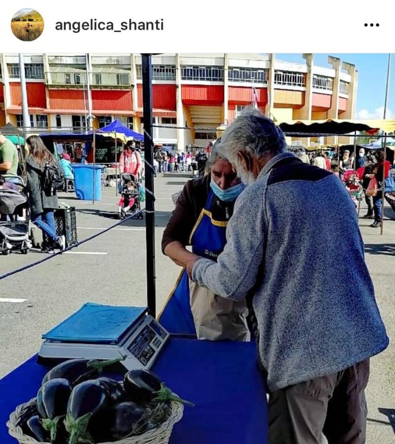Angélica Sepúlveda homenajea a sus padres feriantes