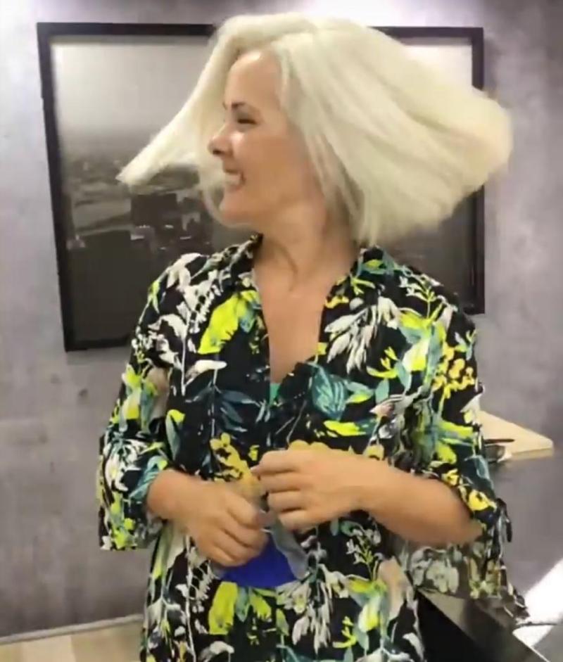 Actriz Araceli Vitta impacta con jugado look a sus 47 años