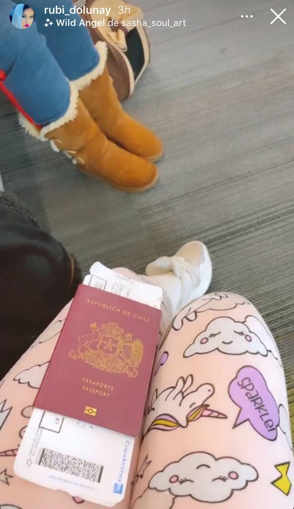 Rubí Galusky se fue de Chile: Partió de viaje en pijama