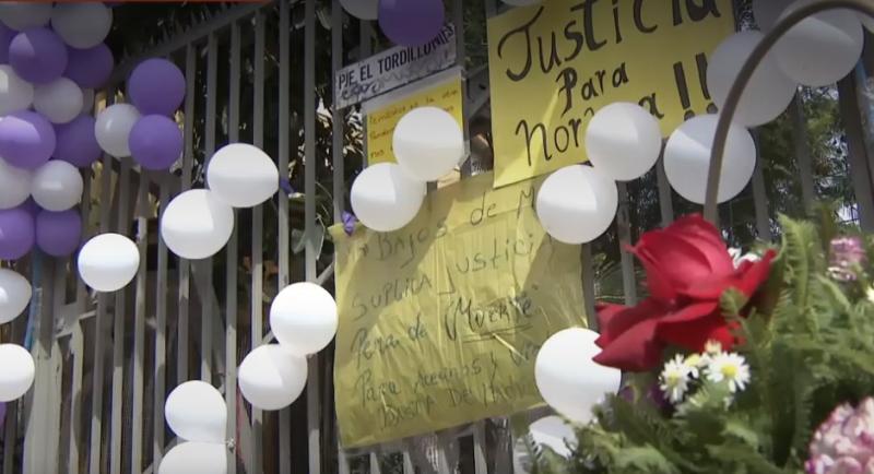 Carteles de Justicia Para Norma