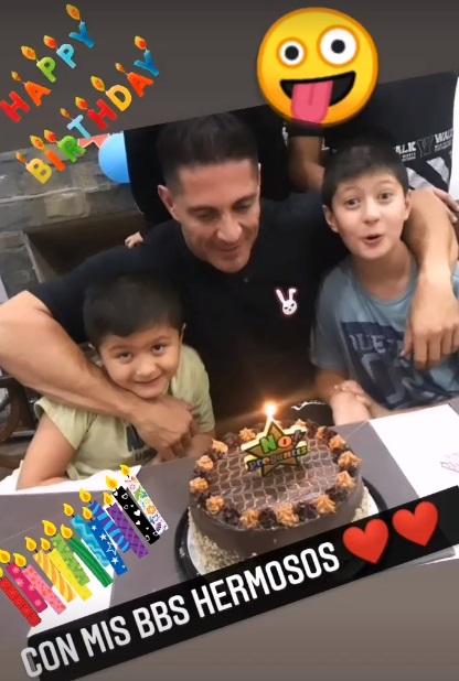 Patricio Laguna celebra sus 44 años en compañía de sus hijos