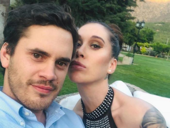 Ex de Vale Roth acusa que ella lo agredió y que pagó para terminar cuarto medio