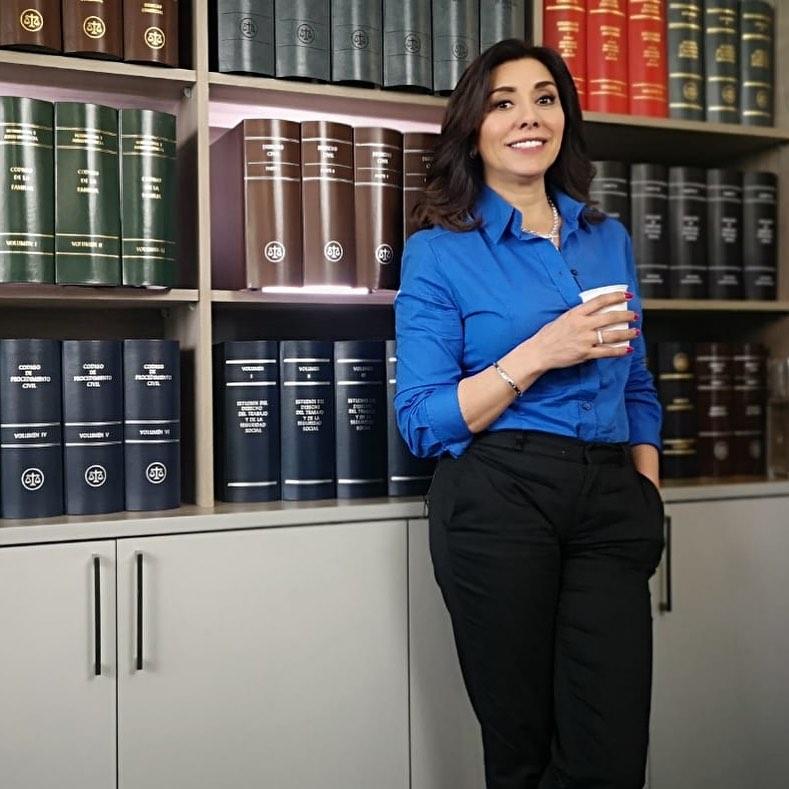 Botota Fox es comparada con Carmen Gloria Arroyo por foto