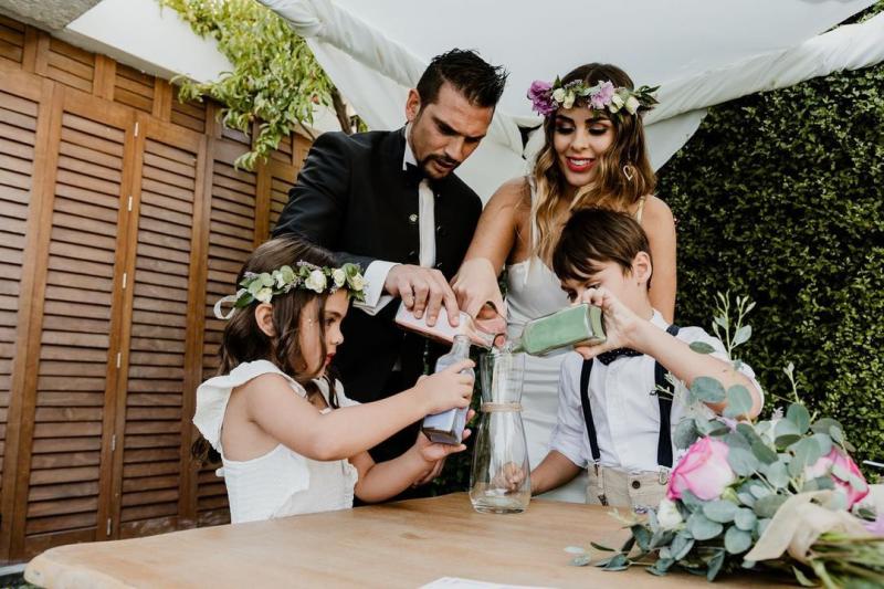 Maura Rivera desclasifica su renovación de votos matrimoniales