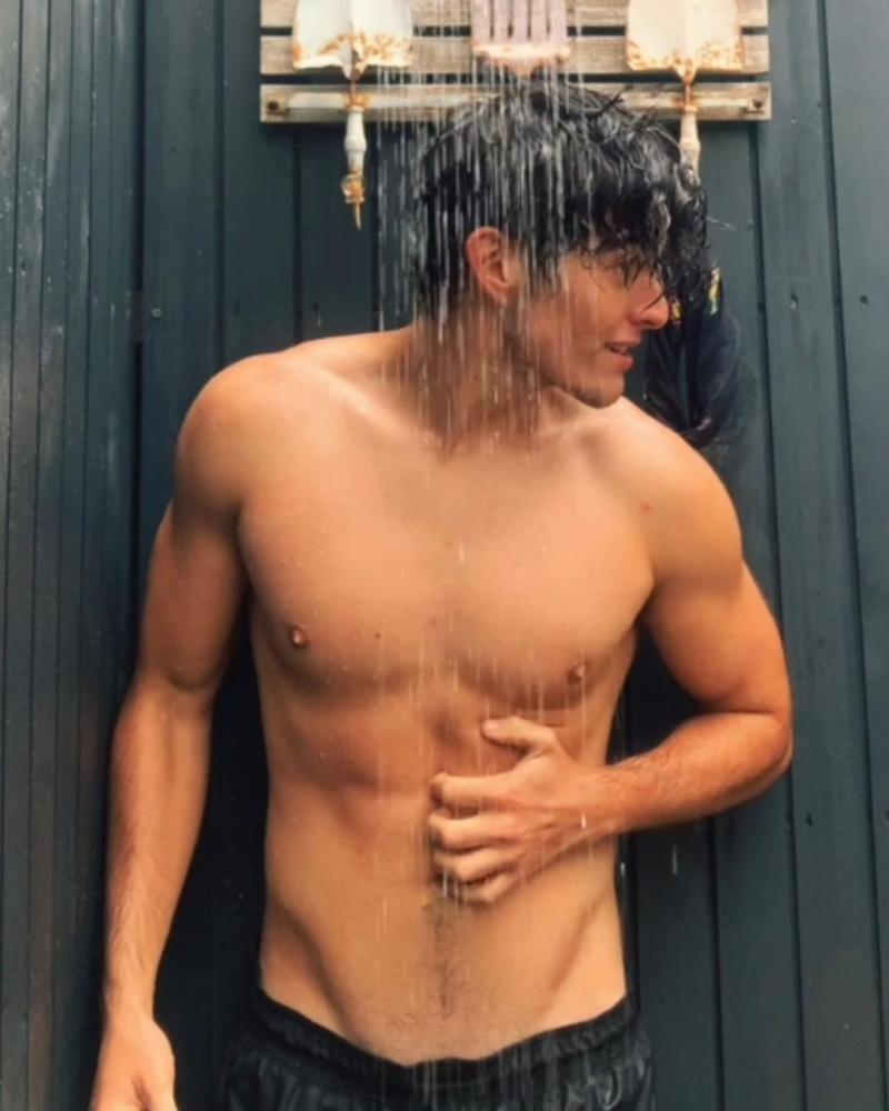 Hijo del actor Francisco López brilla como modelo y tiktoker