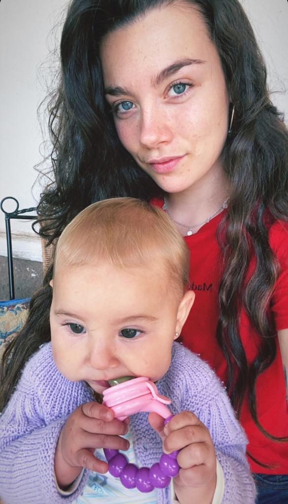 Cota Castelblanco se muestra sin filtro a 8 meses de dar a luz