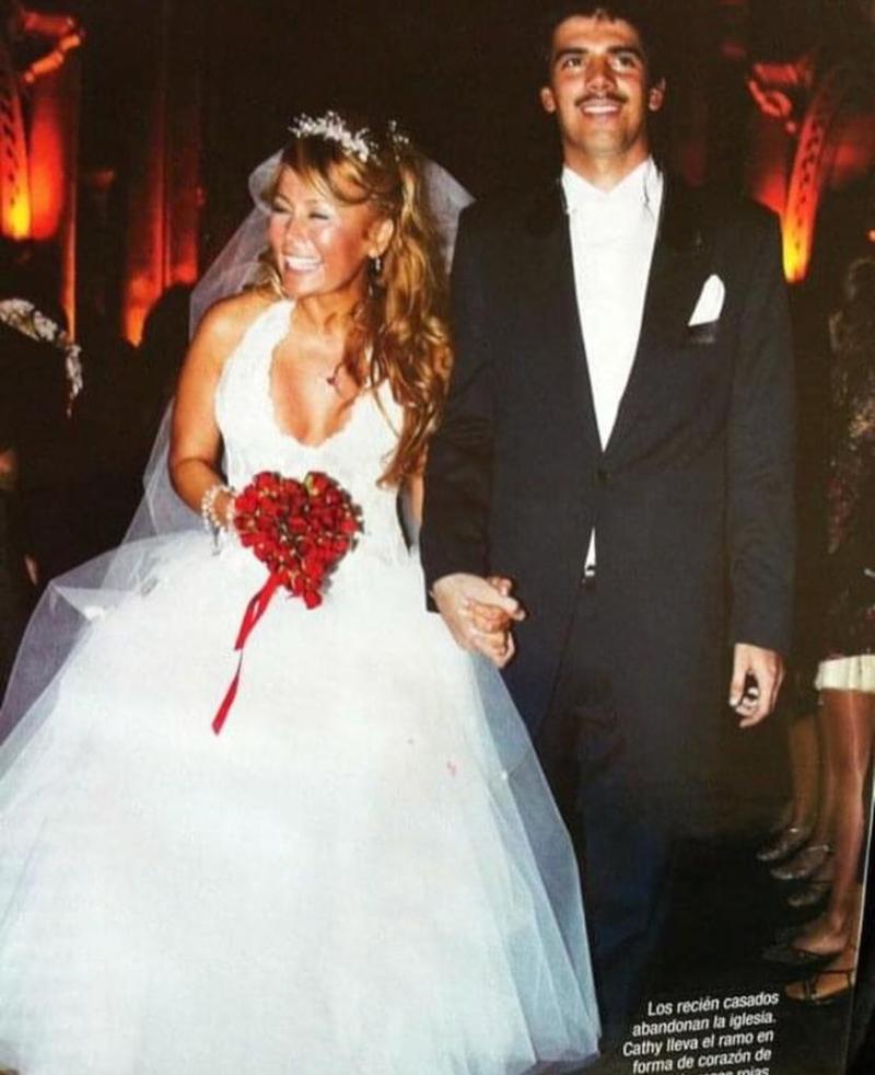 Cathy Barriga celebra 12 años de matrimonio con selfies sin filtro