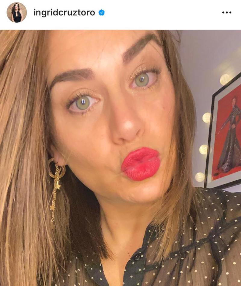 Ingrid Cruz se muestra sin filtro para evento online