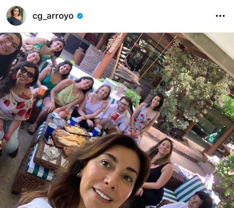 Carmen Gloria Arroyo genera confusión por selfie con su equipo