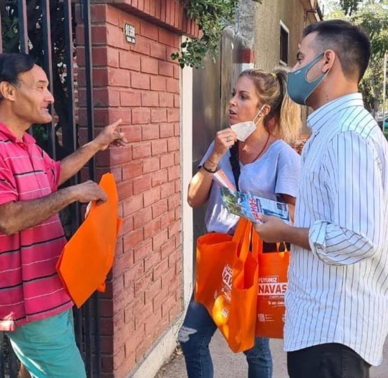 Yuyuniz Navas es criticada por sacarse la mascarilla en campaña