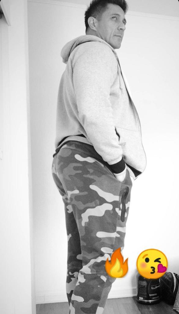 Patricio Laguna impacta al mostrar parte de su cuerpo