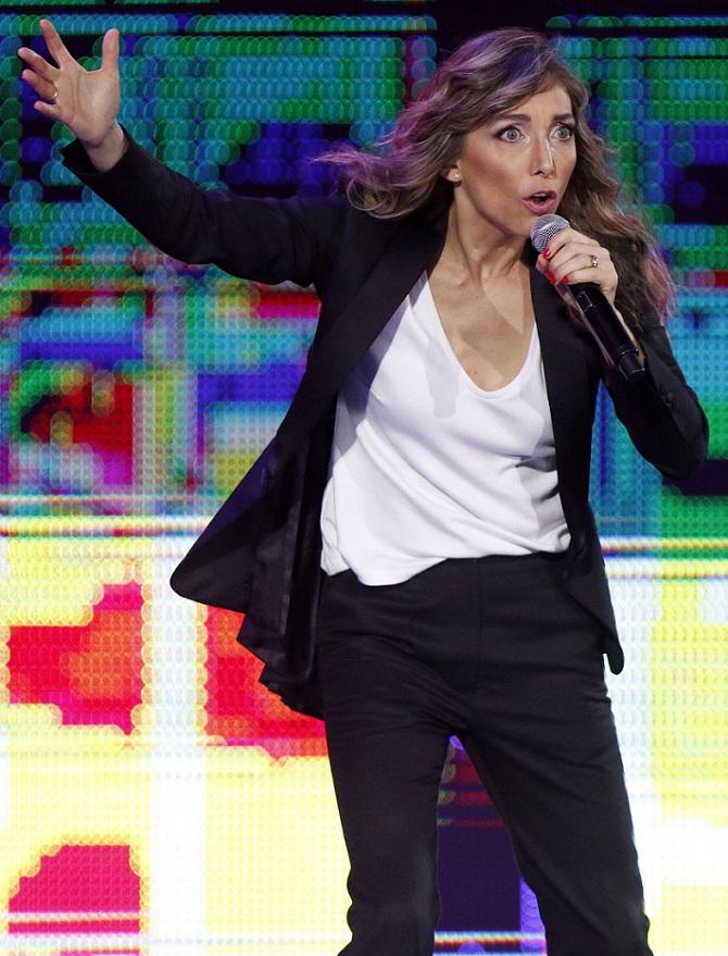 Jenny Cavallo transforma su casa en estudio de televisión