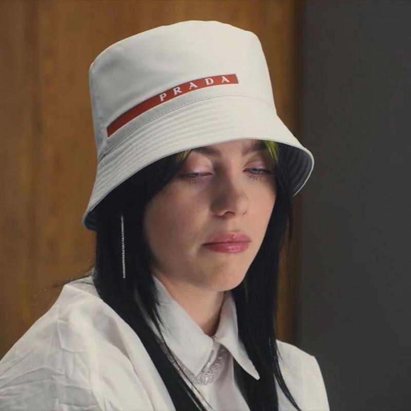 Daniella Chávez se la juega con look a lo Billie Eilish