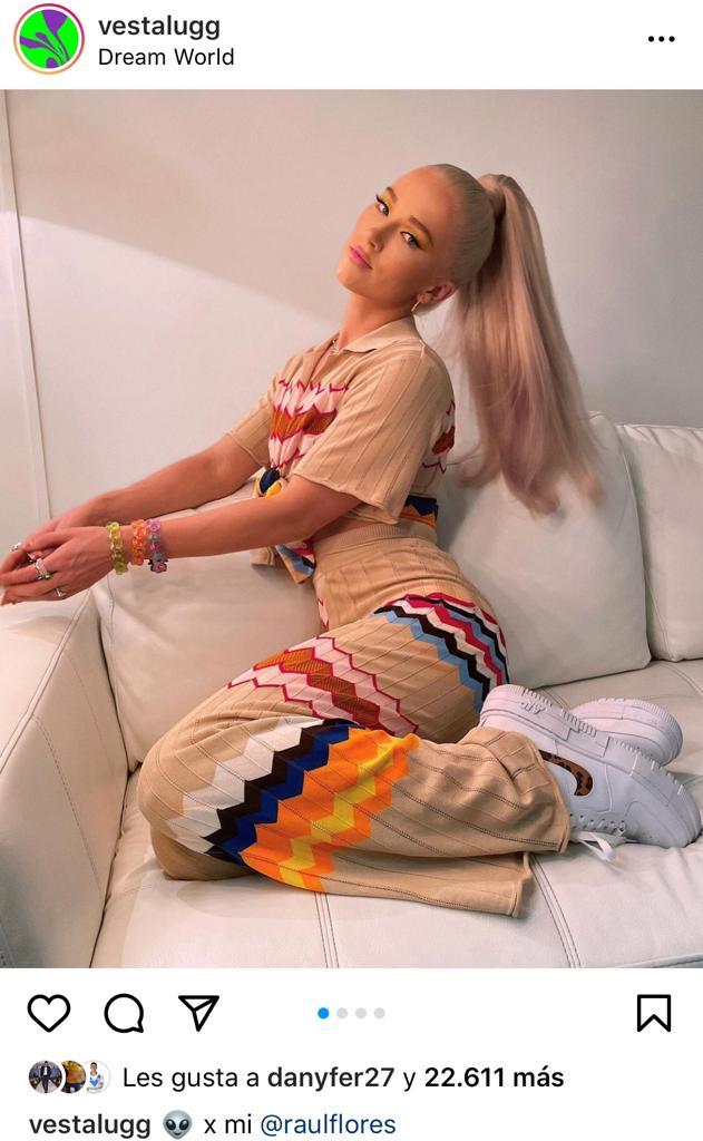 Pololo de Vesta Lugg la muestra al natural mientras está durmiendo