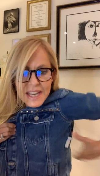 Cecilia Bolocco protagoniza insólito chascarro con su ropa